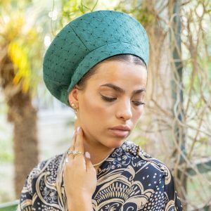 כובע ברט טליה בצבע ירוק טקסטורת פרחים מאמא כובע